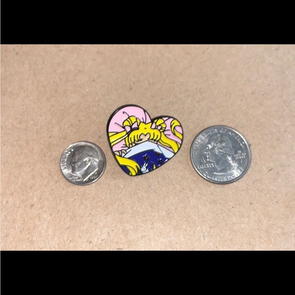 Sleeping Sailor Moon Pin - Picture 3 of 3